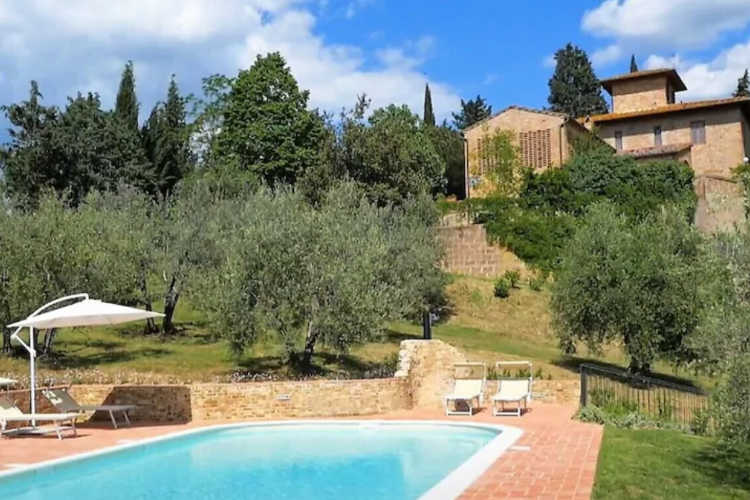 Tuscany villa for a family holiday