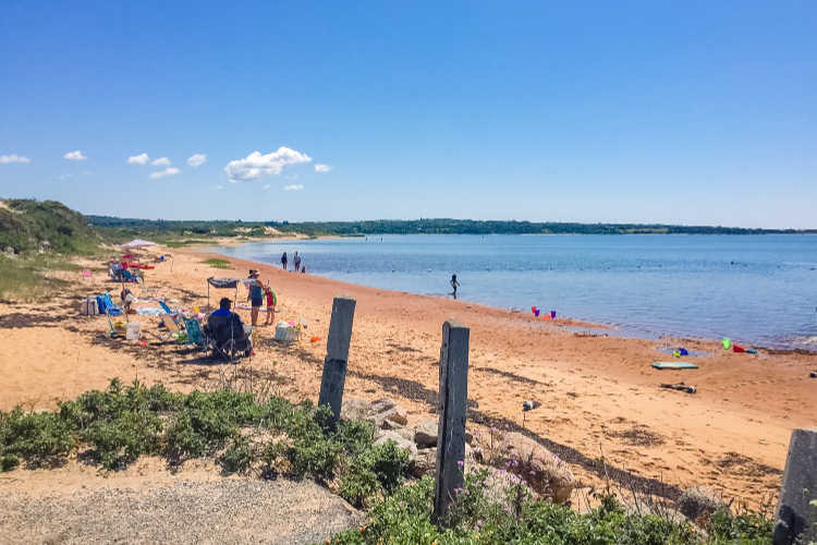 Marthas Vineyard beach vacation for large families