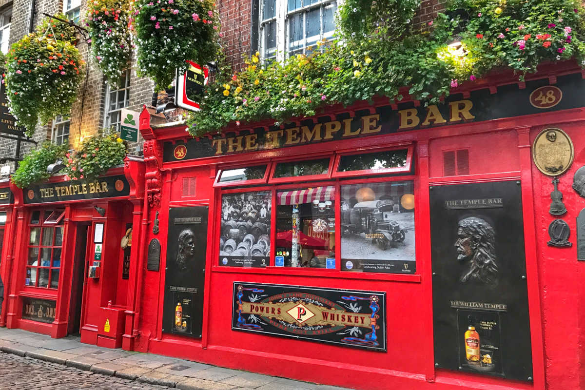 Temple Bar weekend break in Dublin