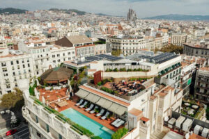 El Palace Barcelona rooftop bar pool